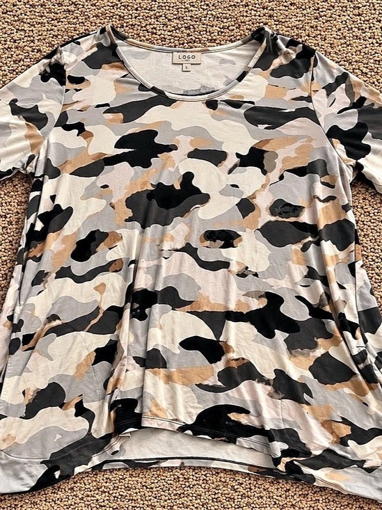 LOGO by Lori Goldstein Tops - LOGO by Lori Goldstein Women’s XL Camo Short Sleeve Top